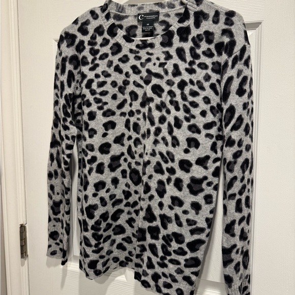Bloomingdales Women’s XS 100% 2 -Ply Cashmere Animal Print Crew Neck Pullover - Picture 7 of 8